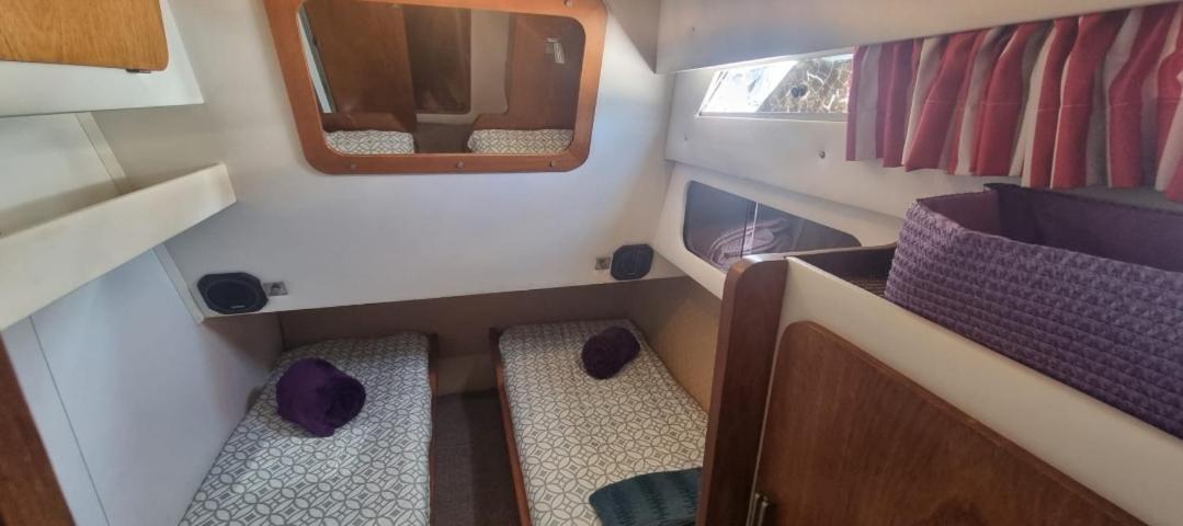 Beautiful And Comfy Boat In Barcelona With Boat Tour Option Hotel Екстериор снимка