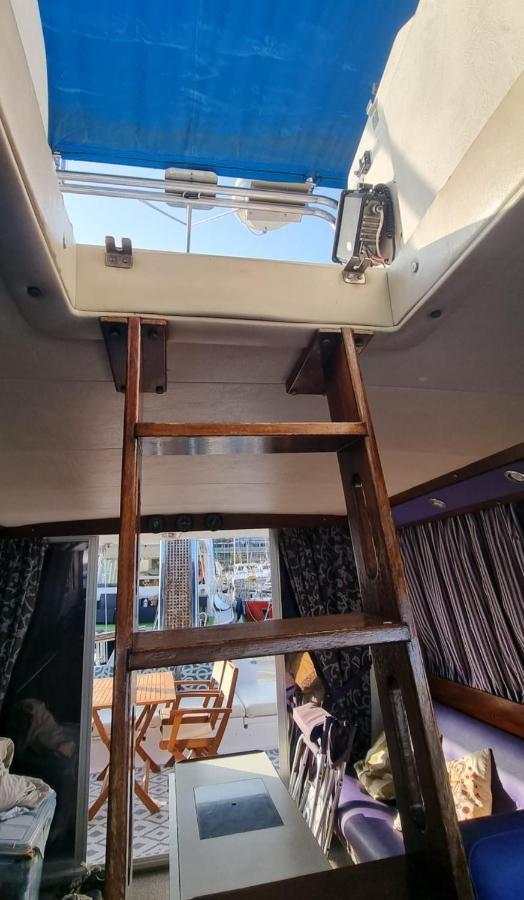 Beautiful And Comfy Boat In Barcelona With Boat Tour Option Hotel Екстериор снимка