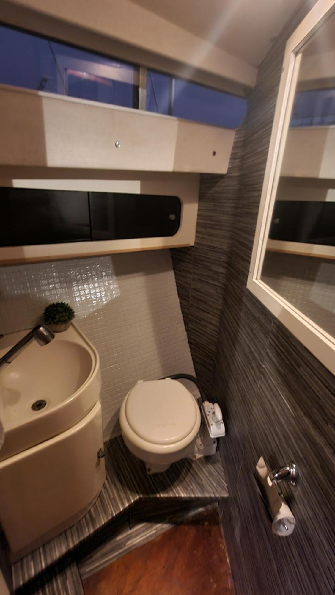 Beautiful And Comfy Boat In Barcelona With Boat Tour Option Hotel Екстериор снимка