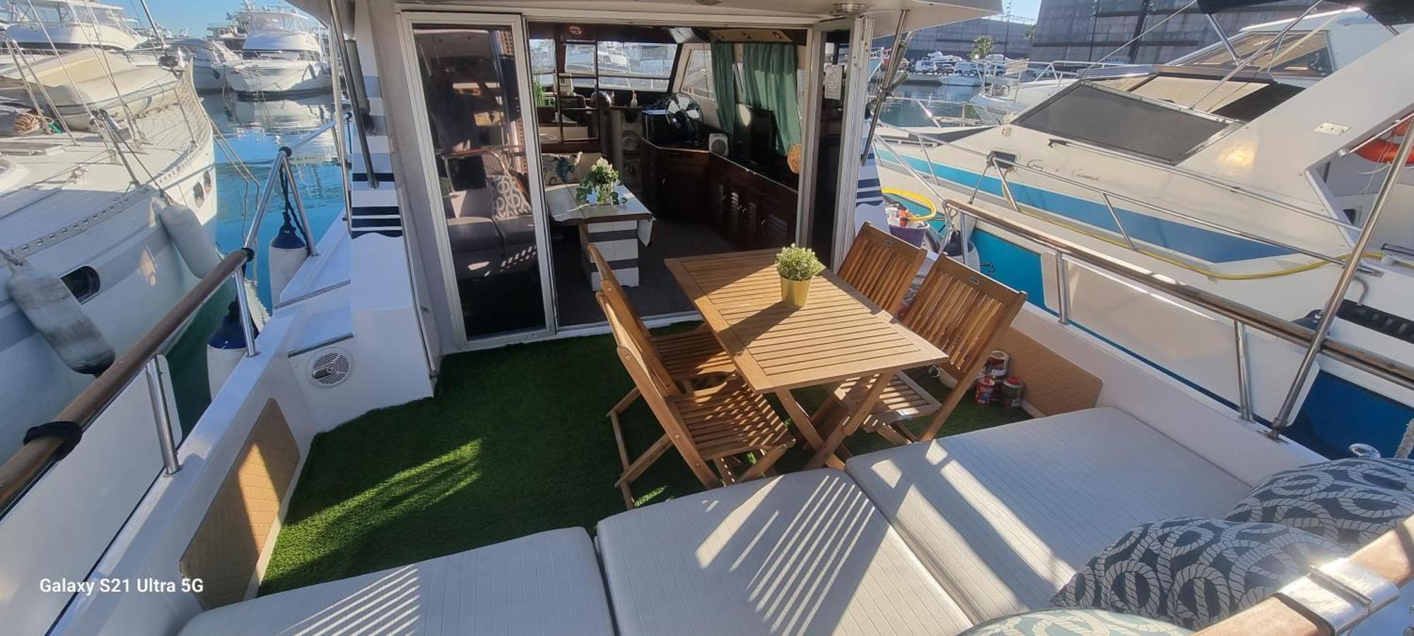 Beautiful And Comfy Boat In Barcelona With Boat Tour Option Hotel Екстериор снимка