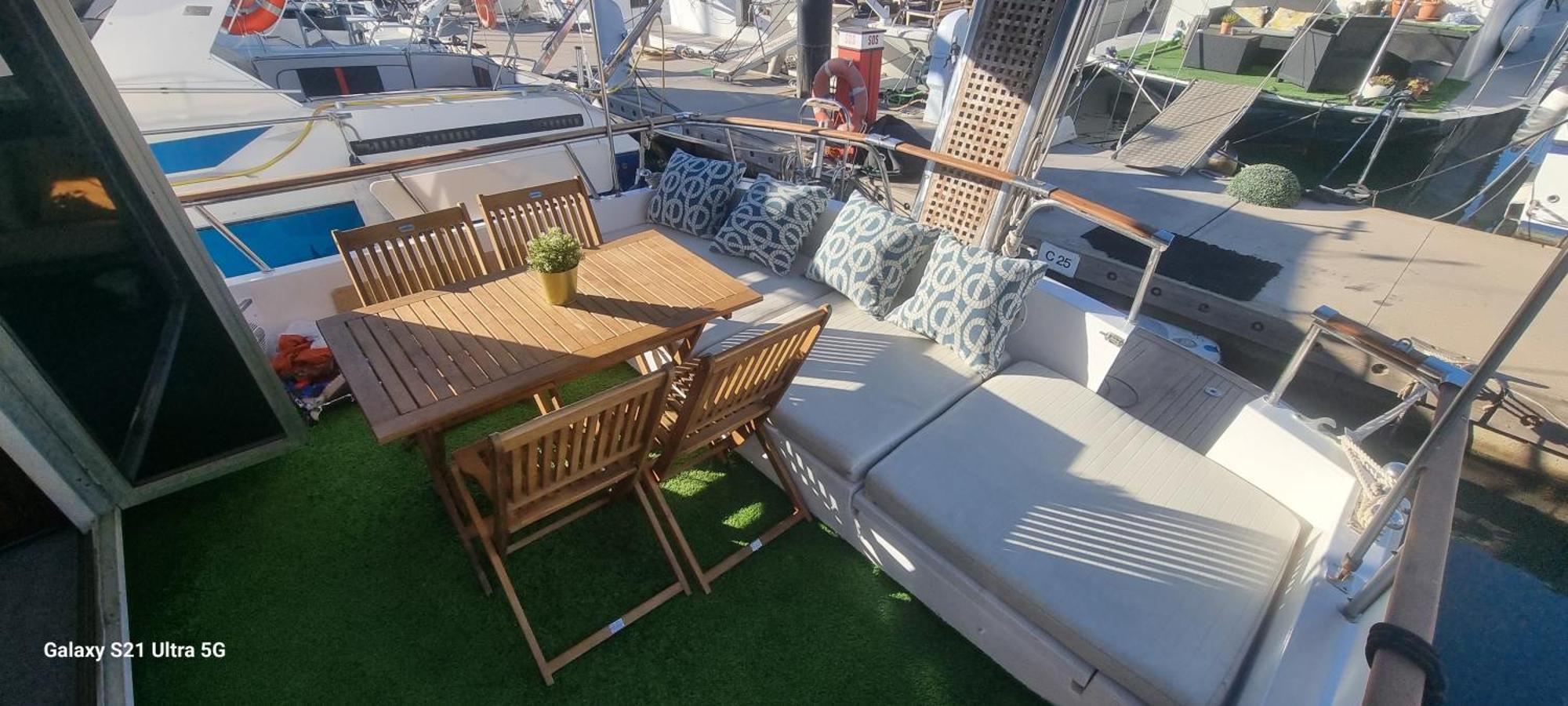 Beautiful And Comfy Boat In Barcelona With Boat Tour Option Hotel Екстериор снимка