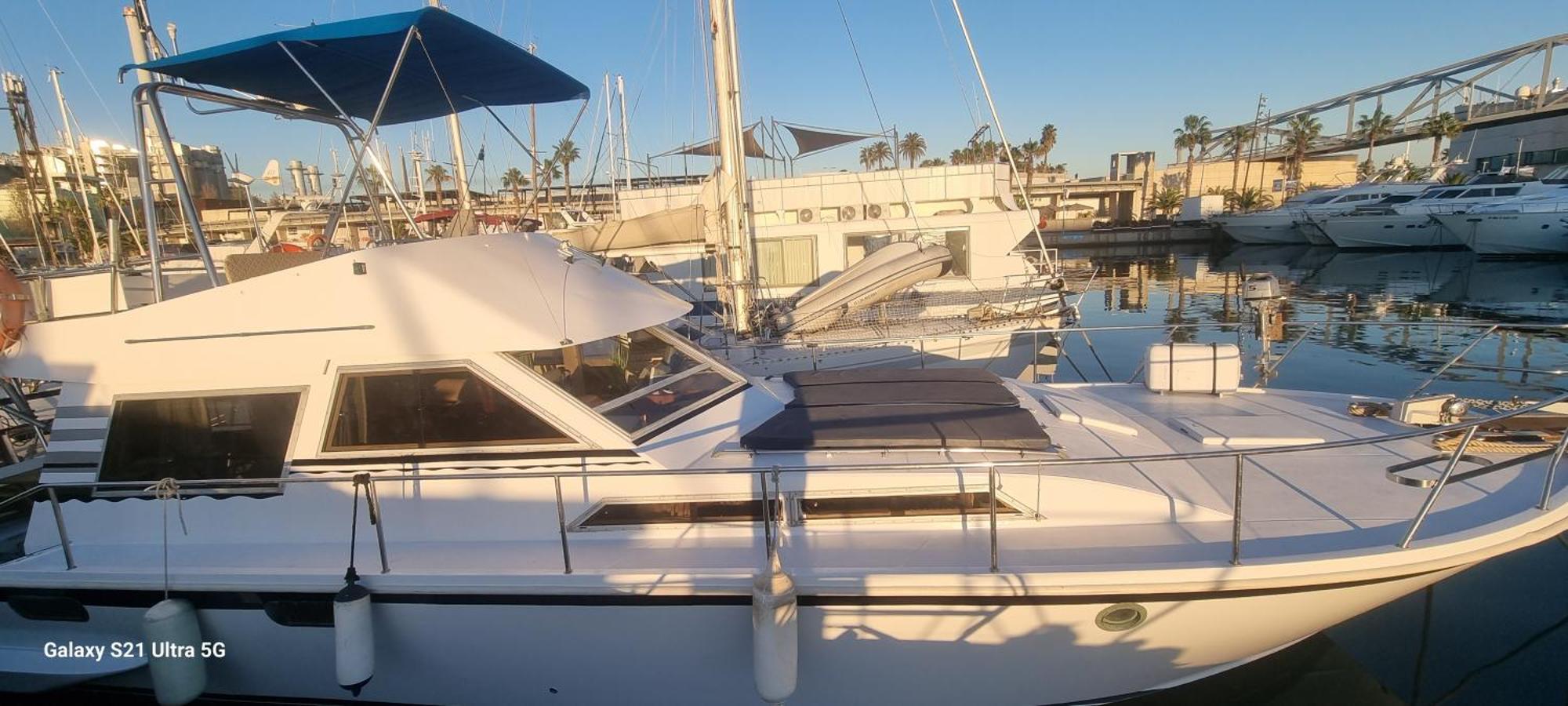Beautiful And Comfy Boat In Barcelona With Boat Tour Option Hotel Екстериор снимка