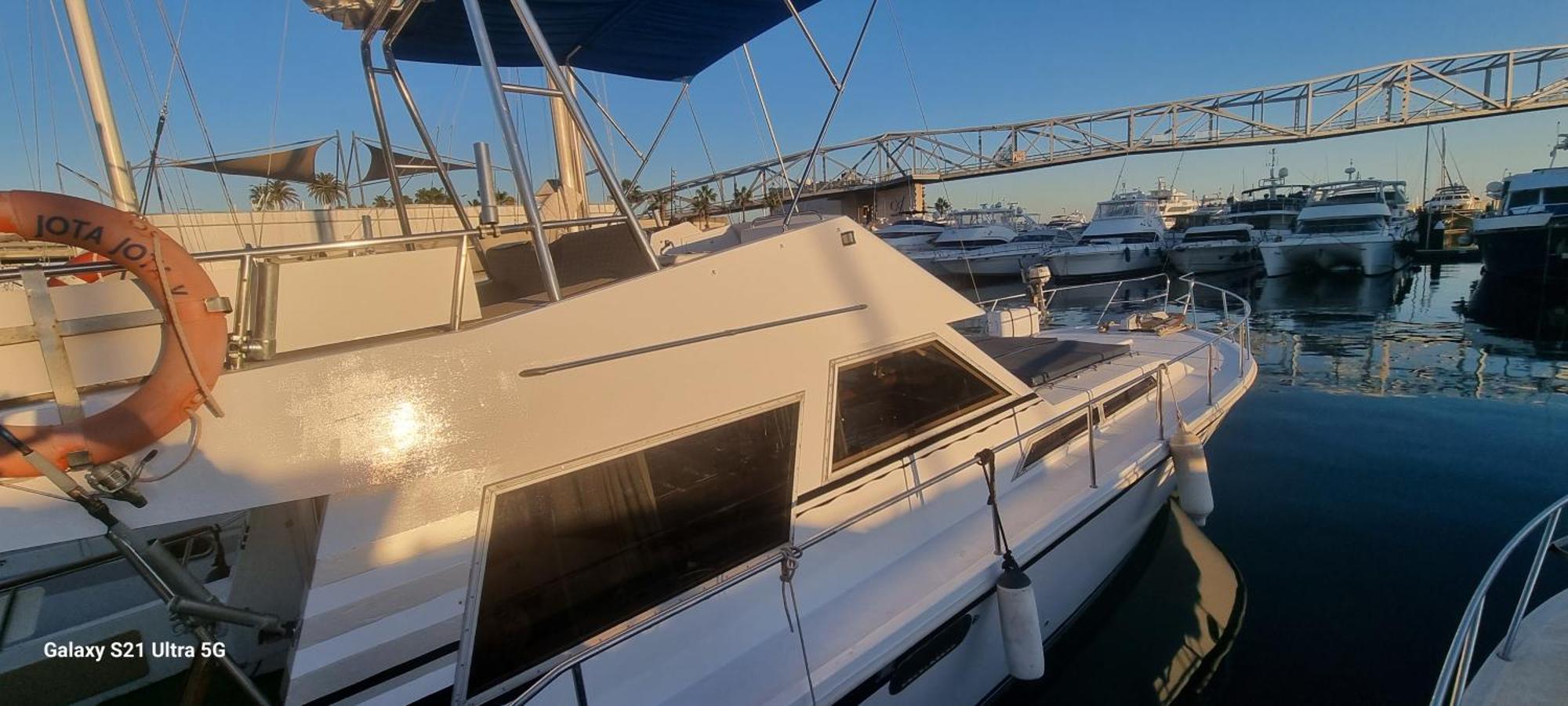 Beautiful And Comfy Boat In Barcelona With Boat Tour Option Hotel Екстериор снимка