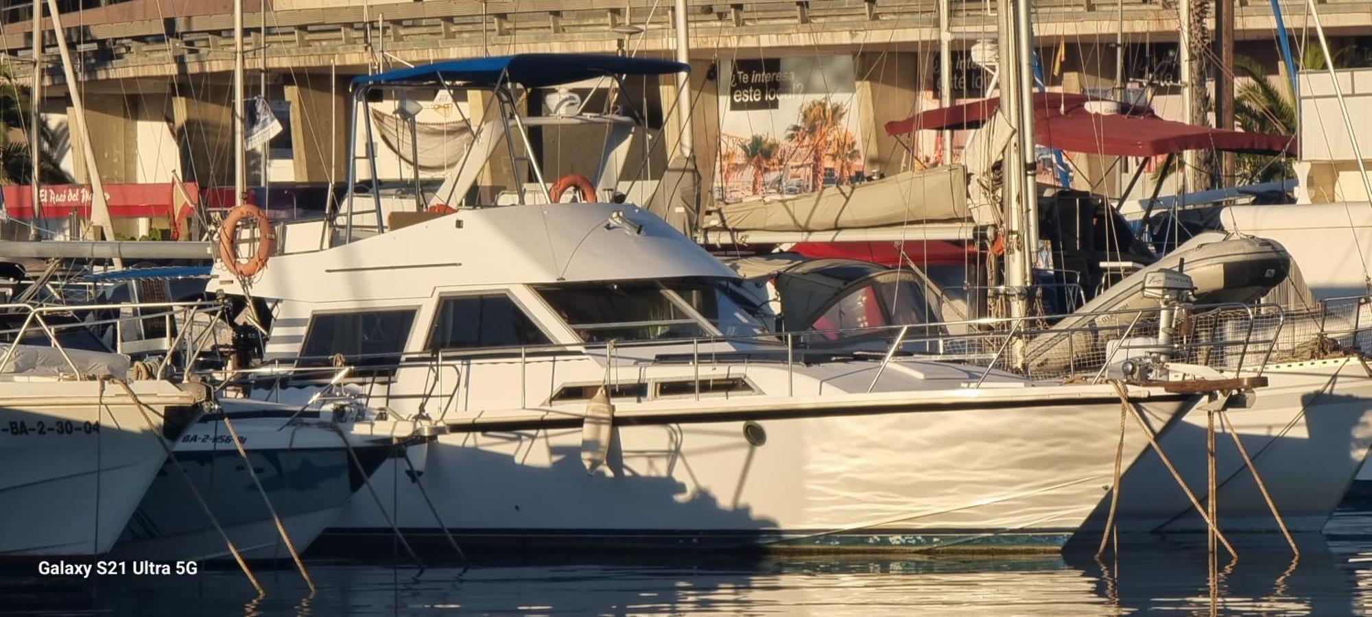 Beautiful And Comfy Boat In Barcelona With Boat Tour Option Hotel Екстериор снимка