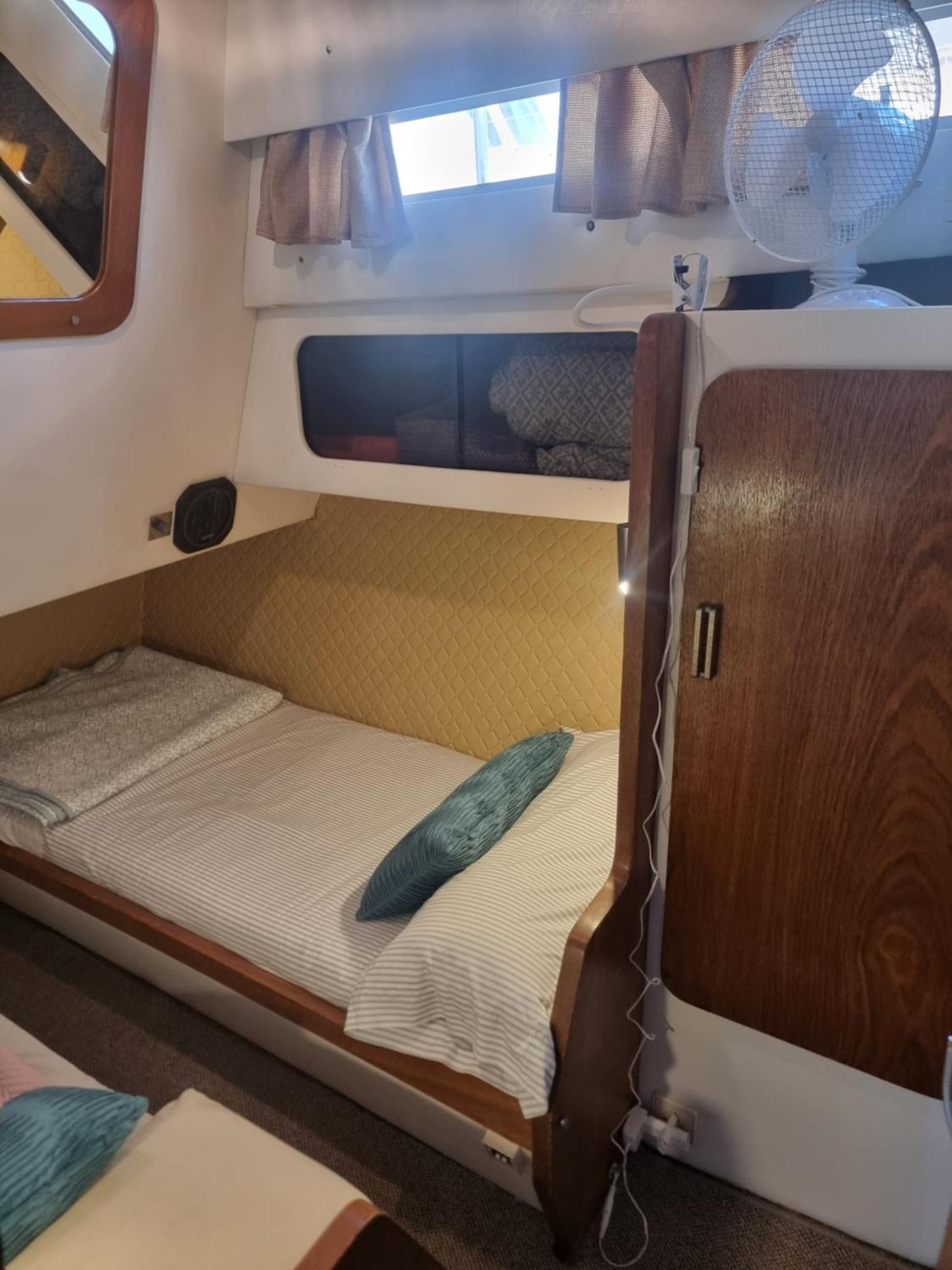 Beautiful And Comfy Boat In Barcelona With Boat Tour Option Hotel Екстериор снимка